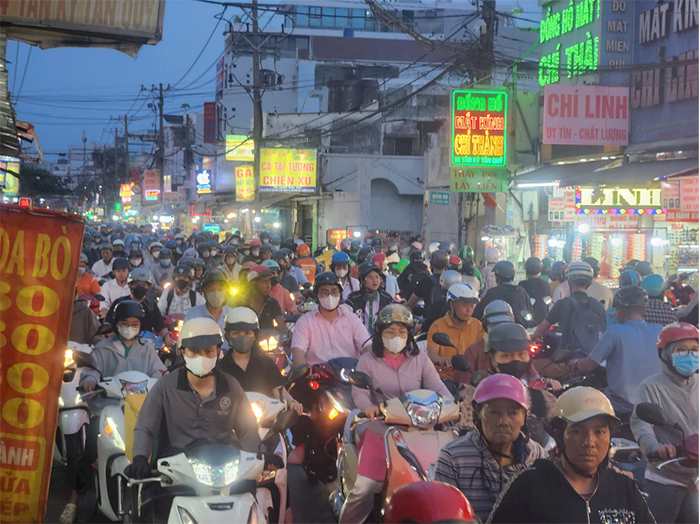 TP.HCM: Hạ tầng và ý thức người tham gia giao thông là nguyên nhân chính gây ùn tắc