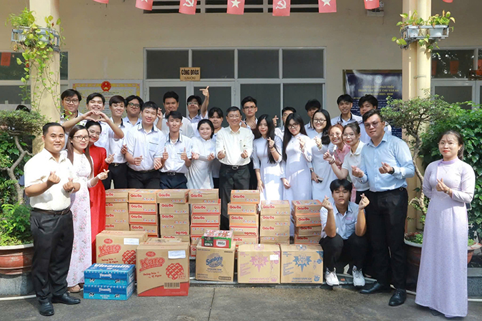 Giám đốc Sở GD-ĐT TP.HCM phát động toàn ngành hỗ trợ đồng bào miền Trung