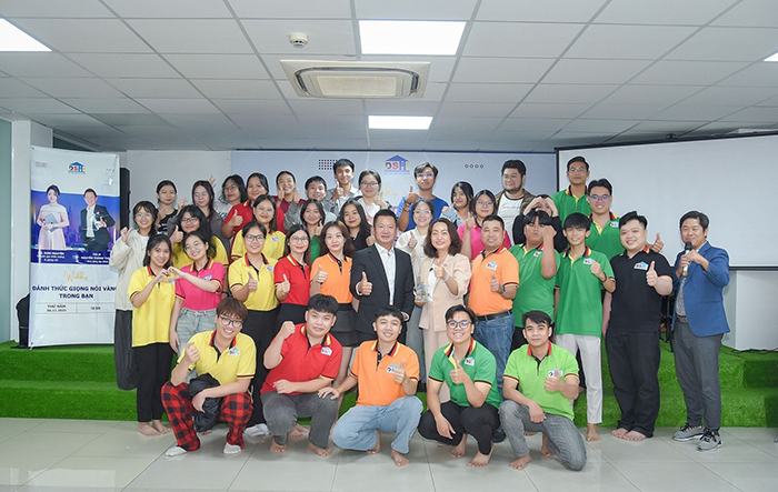 DSHi -Team workshops: “Đánh thức giọng nói vàng” kỹ năng mềm thiết yếu dành cho giới trẻ