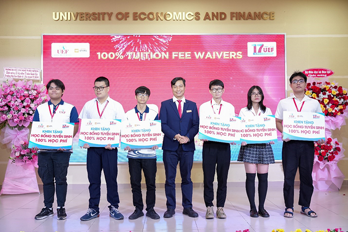 Cơ hội nhận học bổng sớm của trường đại học song ngữ từ điểm học bạ lớp 11