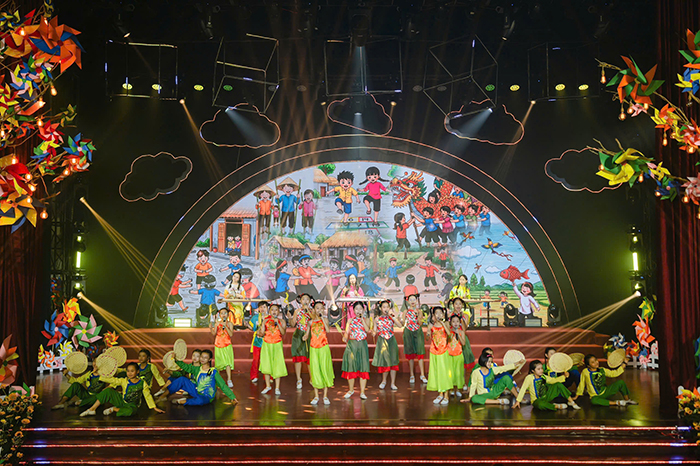 Những người cho giai điệu tuổi thơ