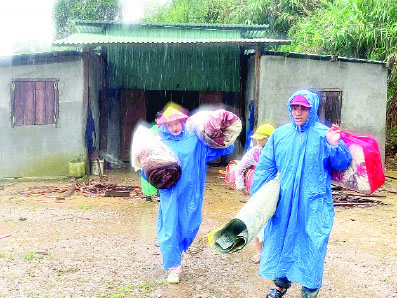 Những ngôi trường vùng cao sáng đèn trong mưa lũ