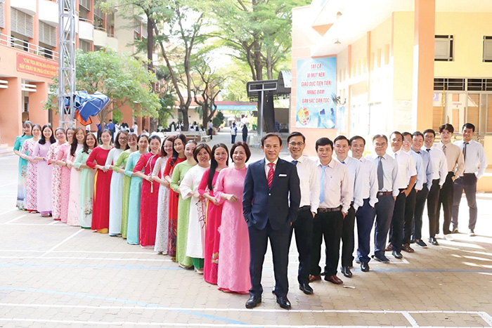 Trường THPT Trần Hưng Đạo: 20 năm vươn lên vững bước cùng giáo dục TP