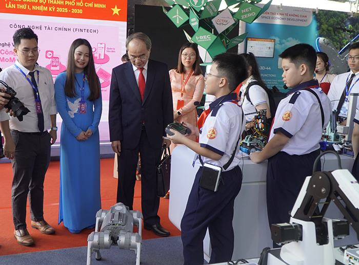 Ưu tiên cho giáo dục: Giải pháp tạo ra nguồn nhân lực chất lượng cao