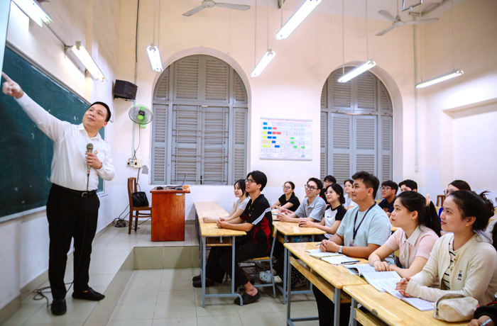 Linh hoạt tuyển dụng, đãi ngộ thu hút giảng viên trình độ cao