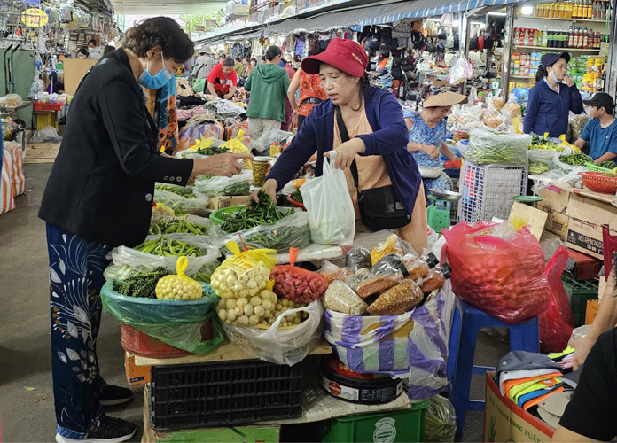 Đà Nẵng: Sau mưa lũ kéo dài, giá rau xanh tăng cao