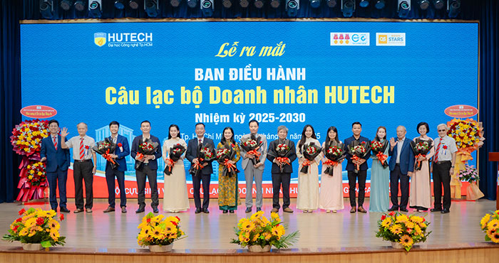 Giao lưu cùng doanh nhân “Người HUTECH trưởng thành từ khát vọng”