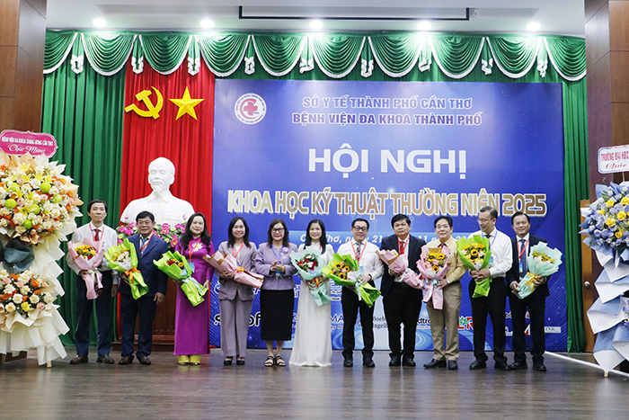 Đẩy mạnh nghiên cứu khoa học để nâng cao chất lượng điều trị