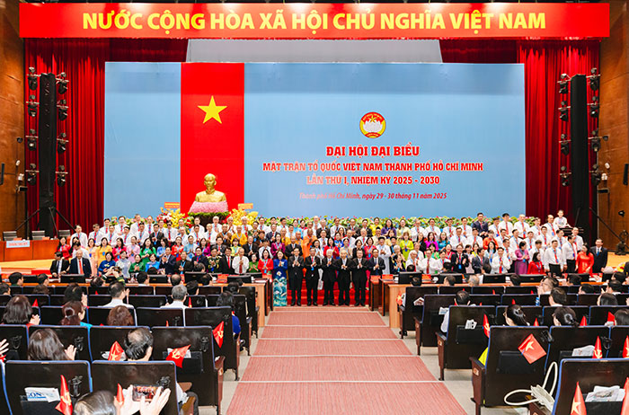 Phiên trọng thể Đại hội đại biểu MTTQ Việt Nam TP.HCM lần thứ I diễn ra sáng 30-11