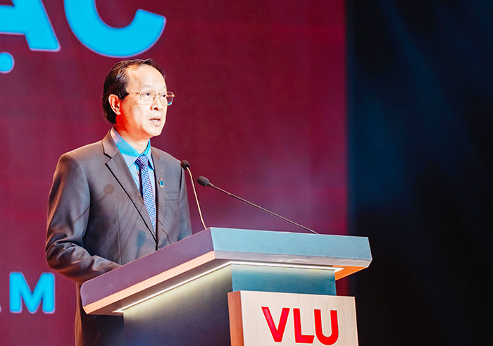 Thứ trưởng Phạm Ngọc Thưởng: Trường ĐH Văn Lang là một trong những ngọn cờ đầu của giáo dục tư thục