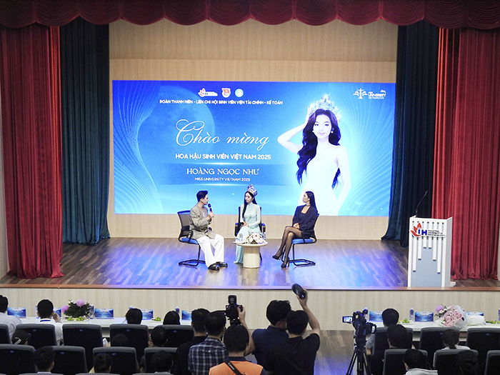TP.HCM: Sinh viên IUH gặp gỡ tân Hoa hậu Sinh viên Việt Nam 2025 Hoàng Ngọc Như