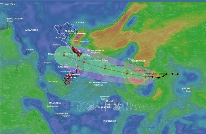 Ảnh hưởng bão KALMAEGI: Khu vực giữa Biển Đông có gió mạnh, sóng lớn