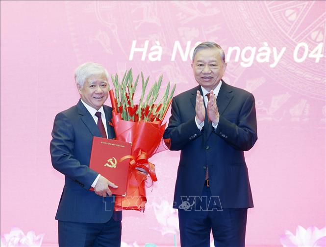 Đồng chí Đỗ Văn Chiến giữ chức Phó Bí thư Thường trực Đảng ủy Quốc hội