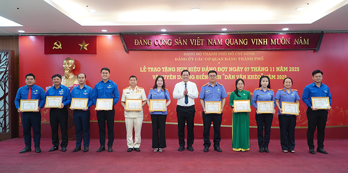 Tuyên dương các tập thể, cá nhân điển hình trong phong trào thi đua “Dân vận khéo” năm 2025