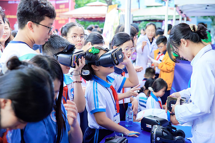 Bảo hiểm Xã hội TP.HCM đề nghị trường học hoàn trả số tiền BHYT đã thu của học sinh