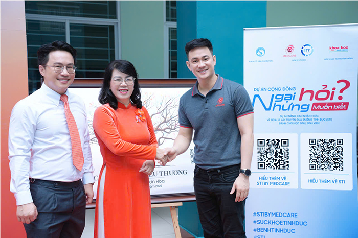 Dự án “Ngại hỏi nhưng muốn biết” tiếp tục lan tỏa đến học sinh Trường THCS Ngô Sĩ Liên