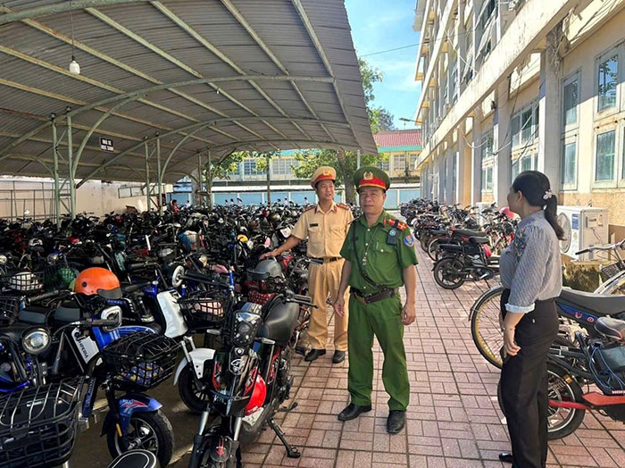 TP.HCM: Bãi giữ xe nhận xe học sinh chưa đủ tuổi có thể bị rút giấy phép