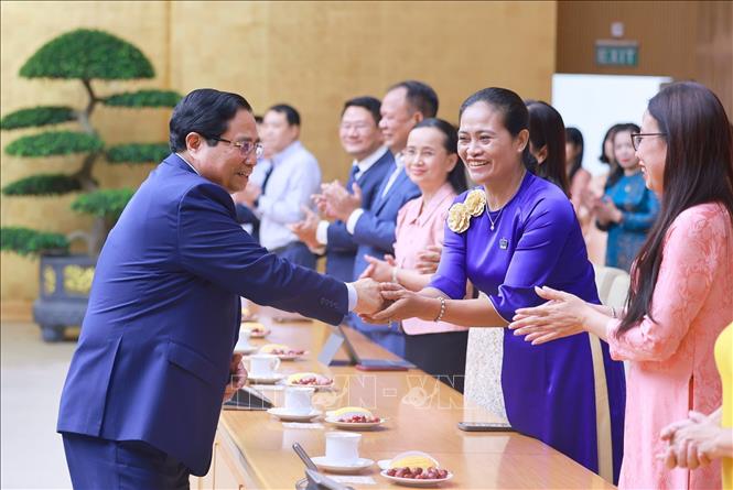 Thủ tướng gặp mặt đại diện các nhà giáo tiêu biểu toàn quốc 