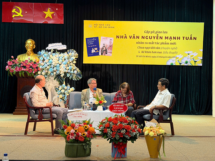 Nhà văn Nguyễn Mạnh Tuấn ra mắt hai cuốn sách mới ở tuổi 80