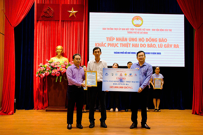 TP.HCM: Các doanh nghiệp ủng hộ đồng bào vùng lũ hơn 4 tỷ đồng