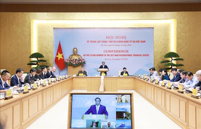 Thủ tướng Phạm Minh Chính chủ trì Hội nghị về thành lập Trung tâm tài chính quốc tế tại Việt Nam