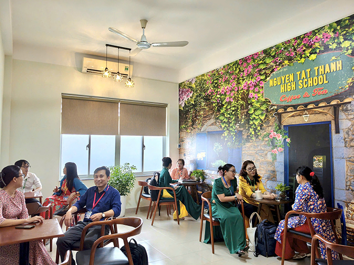 Quán cà phê không đồng trong sân trường: Không gian để nghỉ ngơi, sáng tạo, làm việc