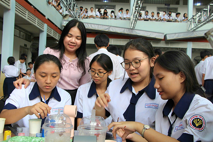 TP.HCM muốn đặt mục tiêu hoàn thành phổ cập giáo dục THPT vào năm 2035