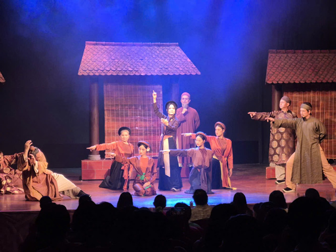 Nữ sĩ Hồ Xuân Hương – tài hoa giữa trần gian đa đoan