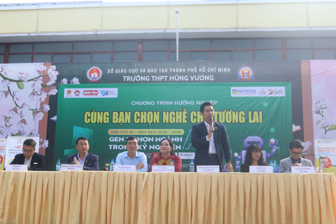 “Đừng sợ AI thay thế, hãy tìm cho mình ngành học phù hợp đam mê”