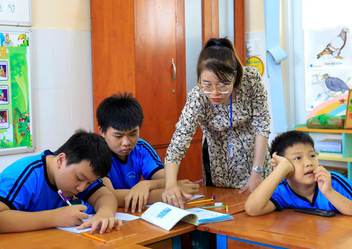 Viết lên tương lai cho những đứa trẻ không may mắn tại Cần Giờ