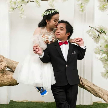 Duyên nợ của đôi vợ chồng tí hon