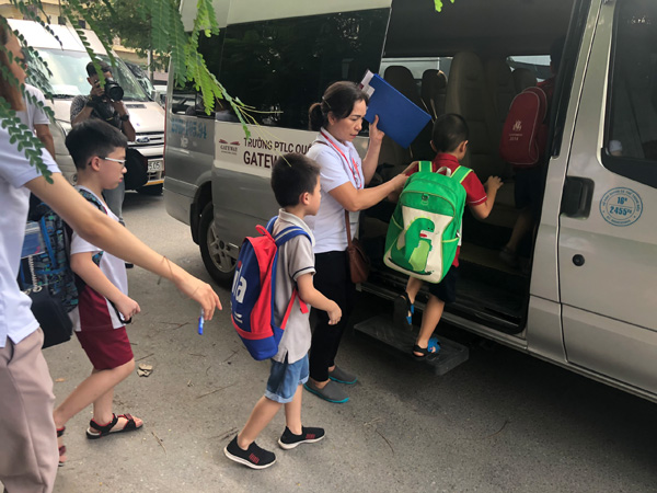 An toàn cho trẻ em trên xe ô tô