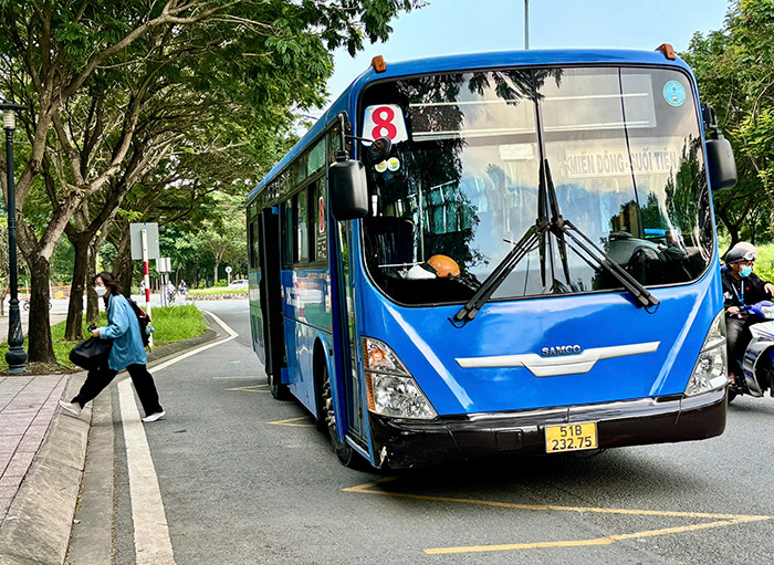 Đề xuất giảm giá vé phà, tàu điện cho học sinh, sinh viên