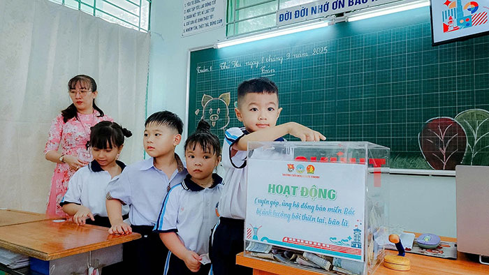 Sức mạnh cộng đồng trong những ngày miền Trung gượng dậy sau lũ