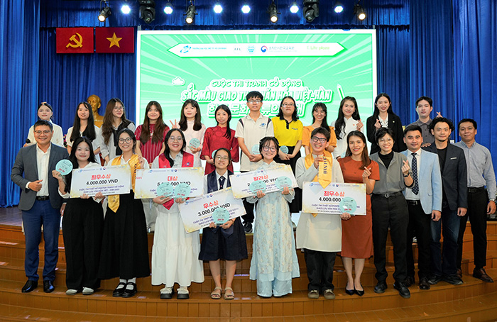 Học sinh, sinh viên 24 trường thi thiết kế poster tranh cổ động giao lưu văn hóa Việt – Hàn