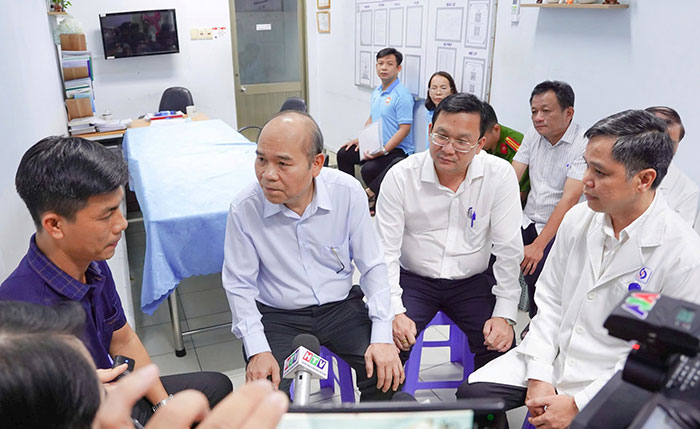 Lãnh đạo TP.HCM thăm hỏi các nạn nhân vụ cháy quán ăn