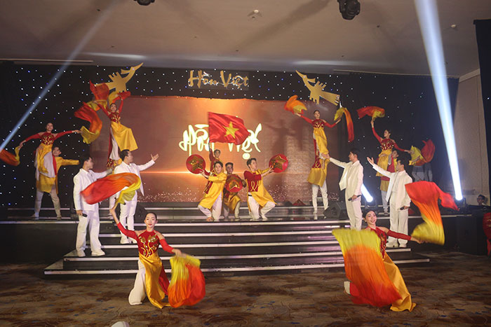 “Hồn Việt” giới thiệu vẻ đẹp Việt Nam đến bạn bè quốc tế