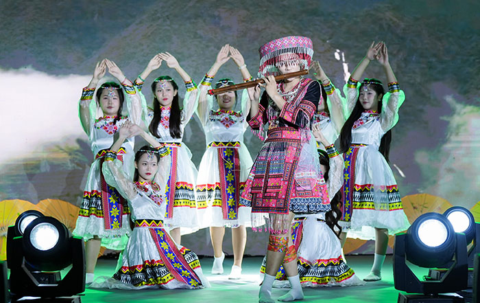 Tự sáng tác và trình diễn ca khúc ấn tượng, sinh viên đạt quán quân cuộc thi “Tìm kiếm tài năng sinh viên 2025”