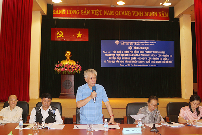 Tiếp tục xây dựng và phát triển văn học, nghệ thuật trong thời kỳ mới