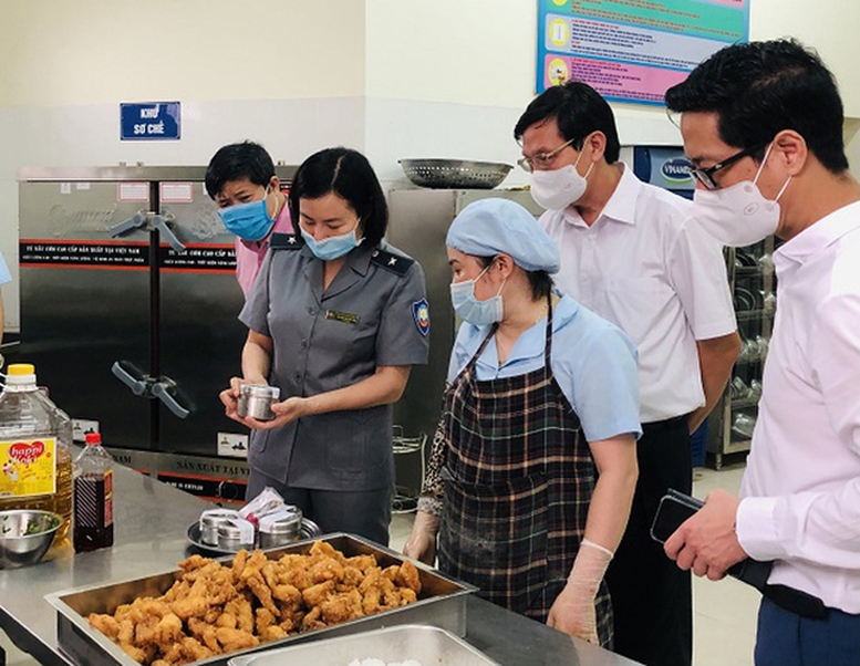 Tăng cường kiểm tra đột xuất về an toàn thực phẩm dịp Tết sắp tới