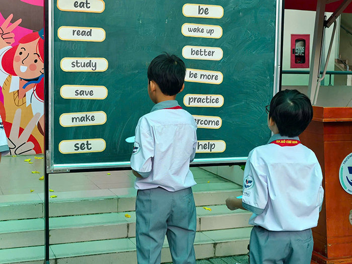 Công an TP.HCM xử phạt vi phạm hành chính một cơ sở dạy ngoại ngữ “chui”