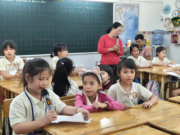 Bền bỉ đưa đờn ca tài tử vào nhà trường