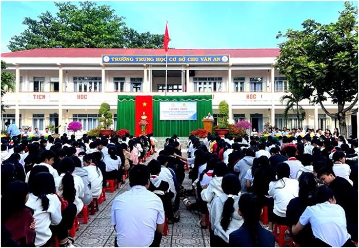  Lâm Đồng: Tuyên truyền phòng ngừa lừa đảo trực tuyến cho học sinh