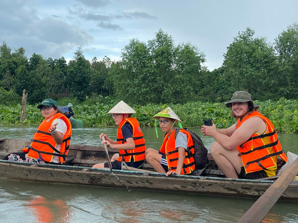 Nhiều tour du lịch mang đậm bản sắc địa phương