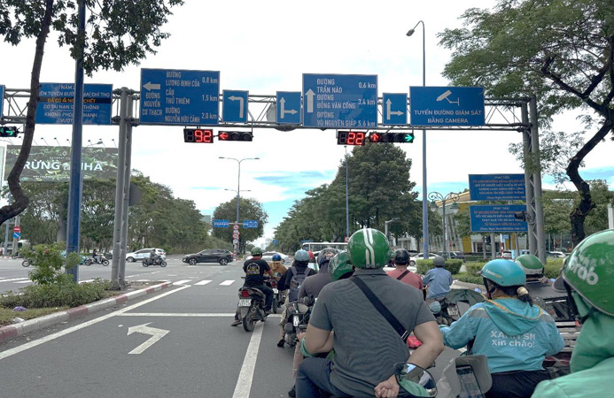 Nên tuân thủ nguyên tắc nhường đường