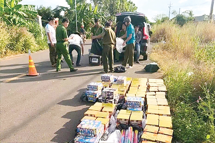 Cuối năm: Buôn bán, vận chuyển pháo lậu… bùng nổ