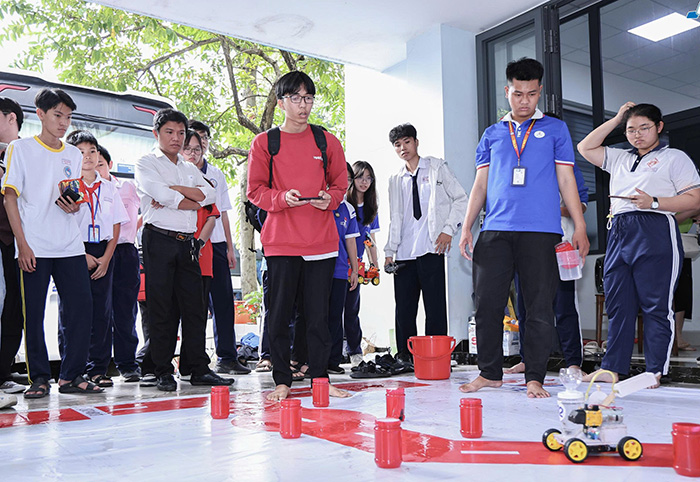 “Ngày mở” năm 2026 của Trường ĐH Công nghệ Kỹ thuật TP.HCM chào đón hơn 10.000 học sinh