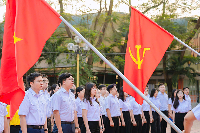 TP.HCM: Thanh niên tổ chức Lễ chào cờ hướng về Đại hội đại biểu toàn quốc lần thứ XIV của Đảng