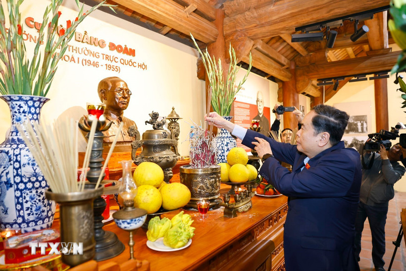 Chủ tịch Quốc hội Trần Thanh Mẫn thăm, tri ân nguyên lãnh đạo Đảng, Nhà nước