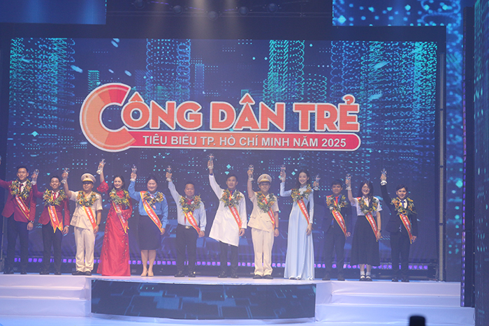 TP.HCM tuyên dương 12 công dân trẻ tiêu biểu